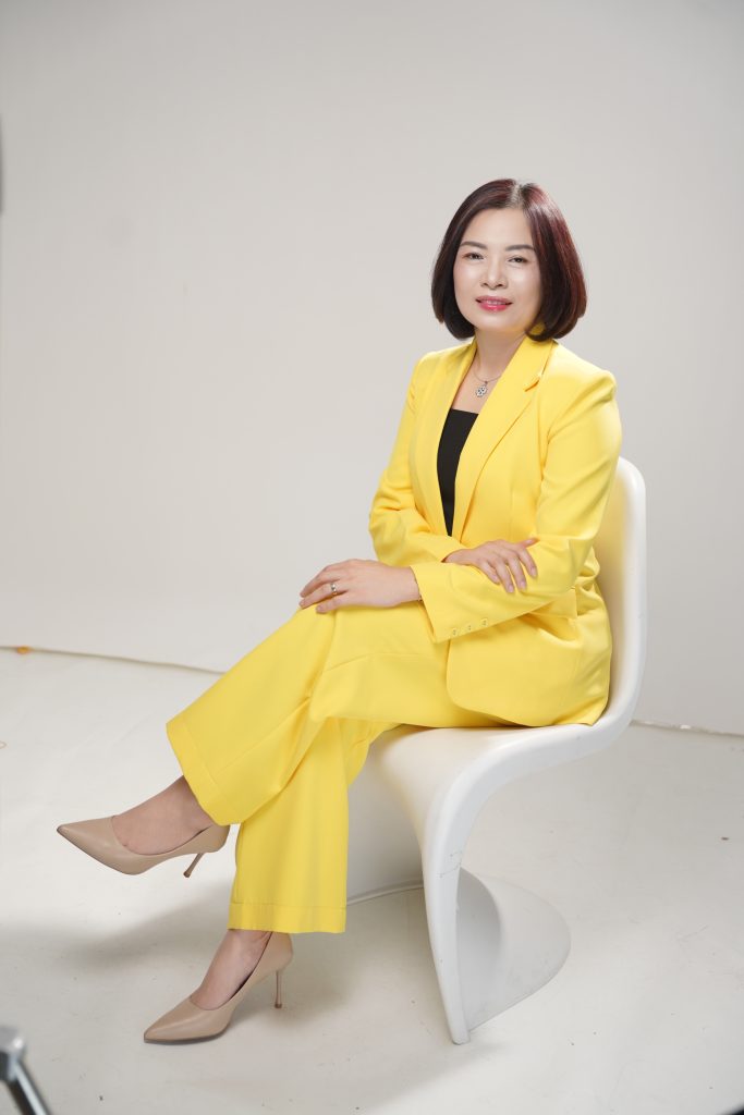 Đặng Hồng Minh với tinh thần học tập giống như cha mẹ học cách nuôi con khỏe