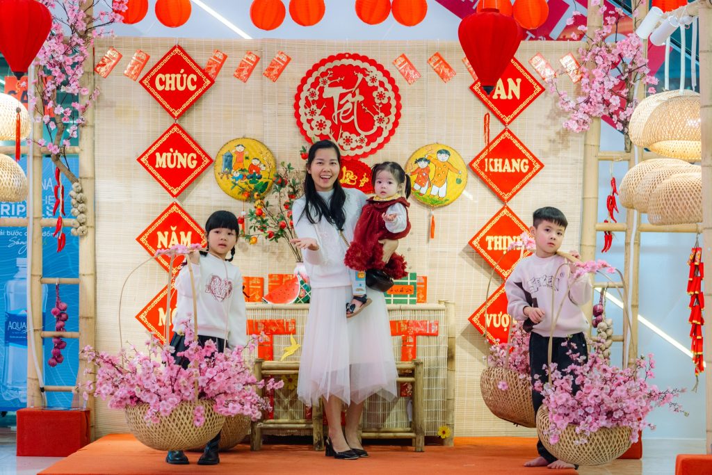 Hương Duyên và các con – sự hiện diện của người mẹ trong hành trình nuôi con khỏe