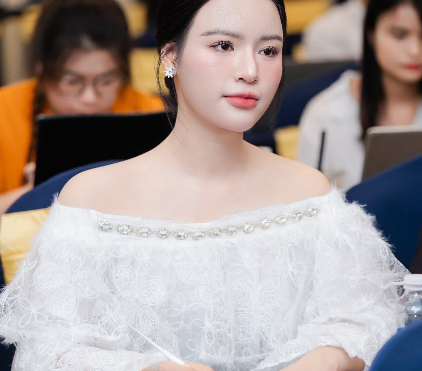 Ngoan Đào nhận chứng nhận và bài học kỷ luật trong nuôi con khỏe