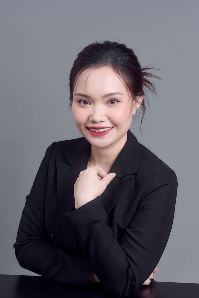 Annie Huỳnh chuyên gia marketing bán hàng, xây hệ thống kinh doanh cho doanh nghiệp Việt