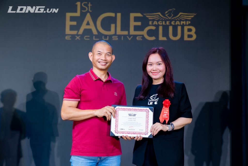 Annie Huỳnh nhận chứng nhận Eagle Club, rèn kỷ luật và năng lực lãnh đạo bản thân