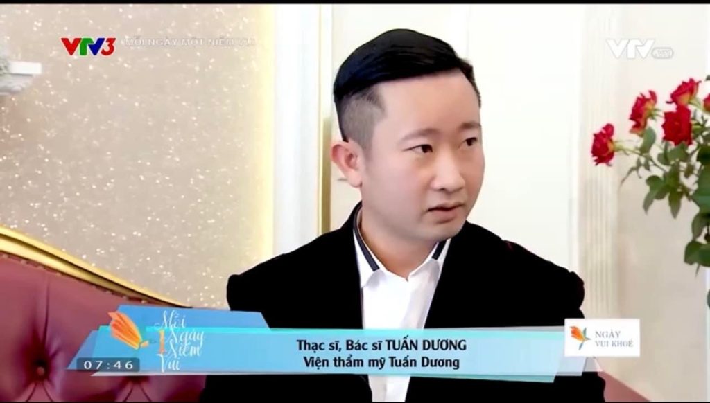 Bác sĩ Tuấn Dương thực hiện thủ thuật thẩm mỹ vùng kín trong phòng vô khuẩn, ưu tiên an toàn