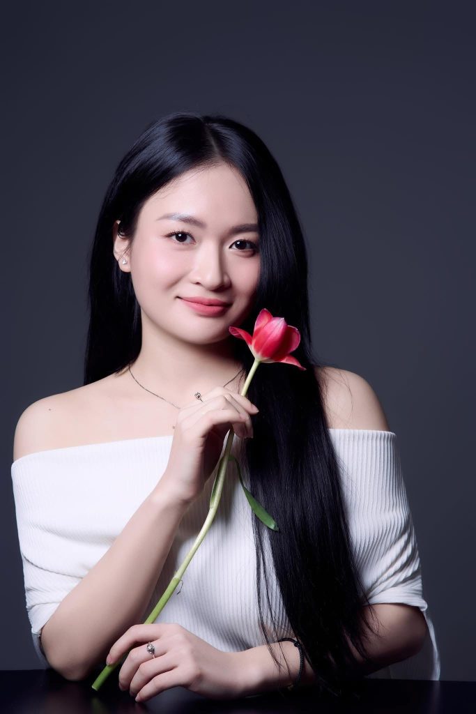 Đinh Ánh Huyền coach phụ nữ tinh hoa, lãnh đạo bằng trái tim và quyền lực mềm