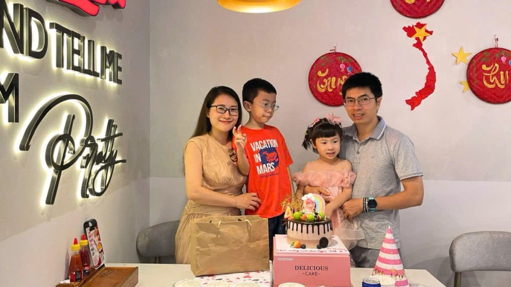 Hồ Văn Quý bên gia đình, động lực để sống kỷ luật và không bỏ cuộc