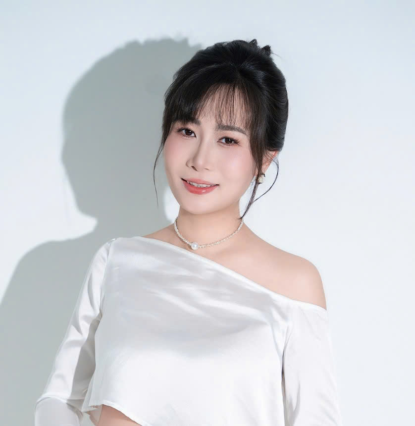 Hồng Nhung Lapari – phong thái dịu dàng, truyền cảm hứng phụ nữ yêu thương bản thân