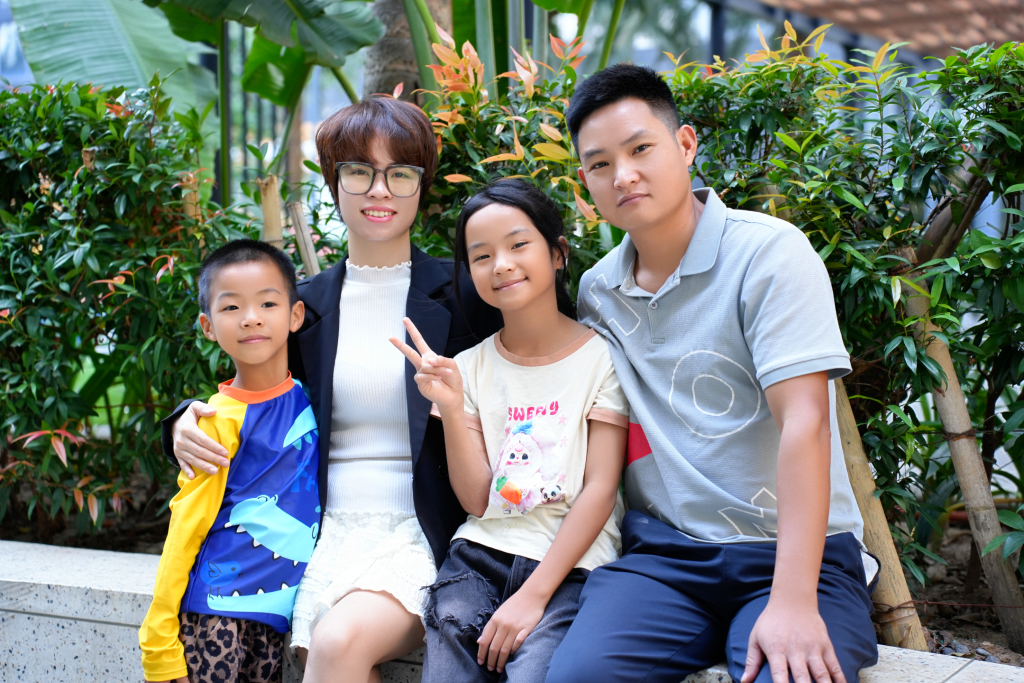 Nguyễn Thị Thanh Hoa bên gia đình, điểm tựa để theo đuổi nghề spa bền vững