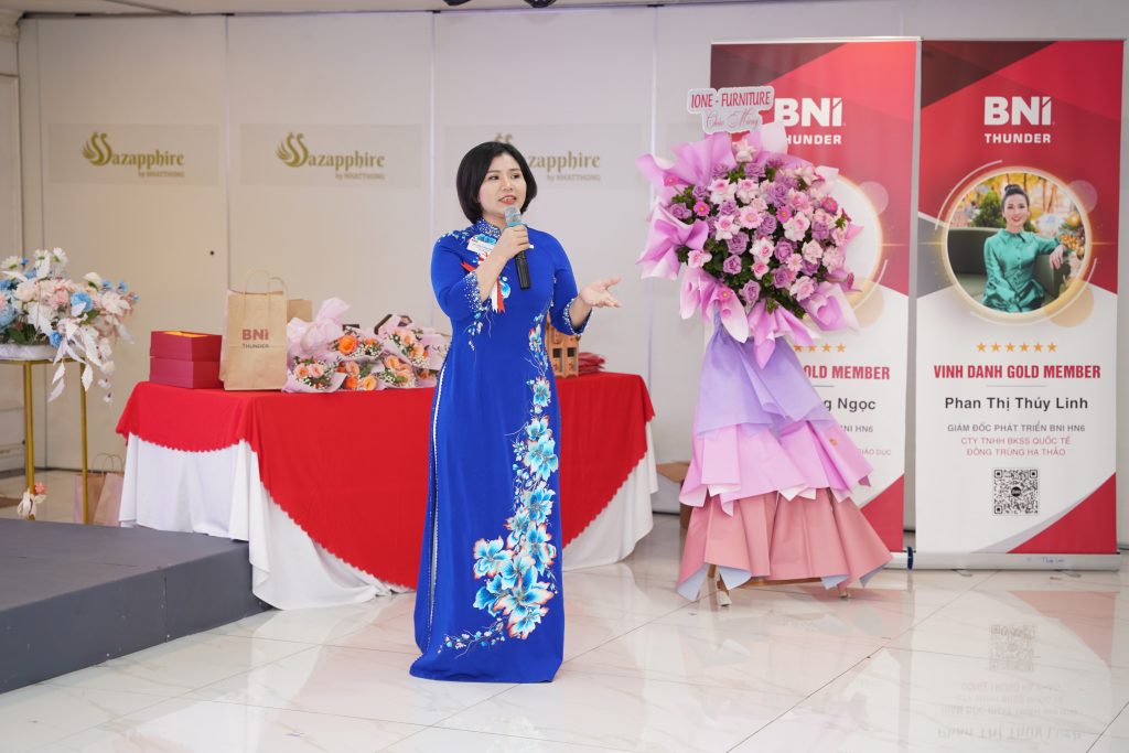 Nguyễn Hồng Ngọc chia sẻ kiến thức nuôi dạy con và tư vấn tâm lý giáo dục tại sự kiện cộng đồng