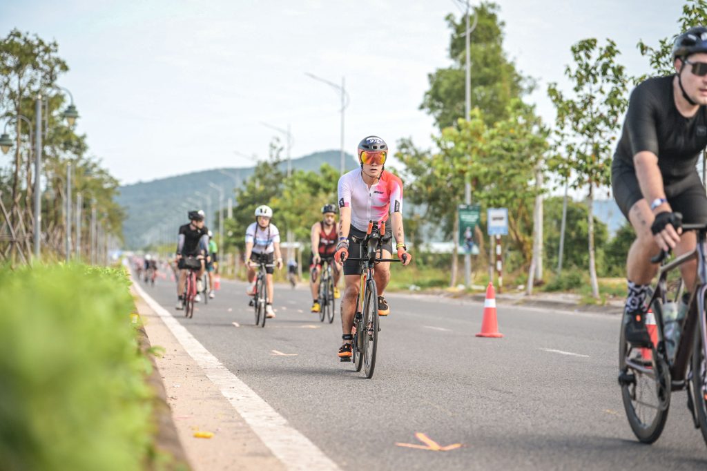 Nguyễn Hữu Tuyên đạp xe rèn kỷ luật và sức bền