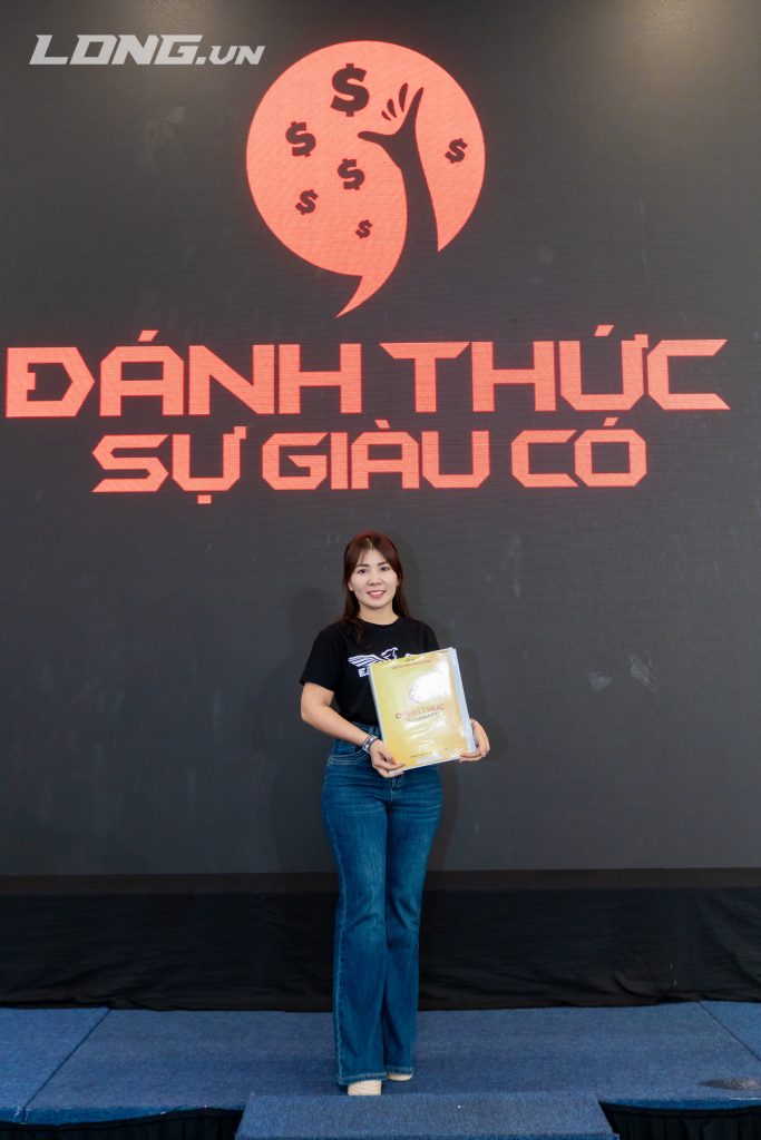 Nguyễn Thị Thu tham gia Eagle Camp, rèn kỷ luật để phụ nữ khỏe mạnh hạnh phúc bền vững