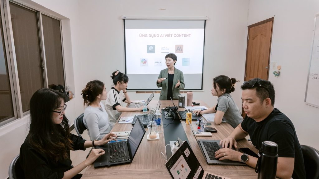 Thảo Tóc Ngắn đào tạo marketing và nội dung cho chủ quán F&B, làm đúng ngay từ đầu