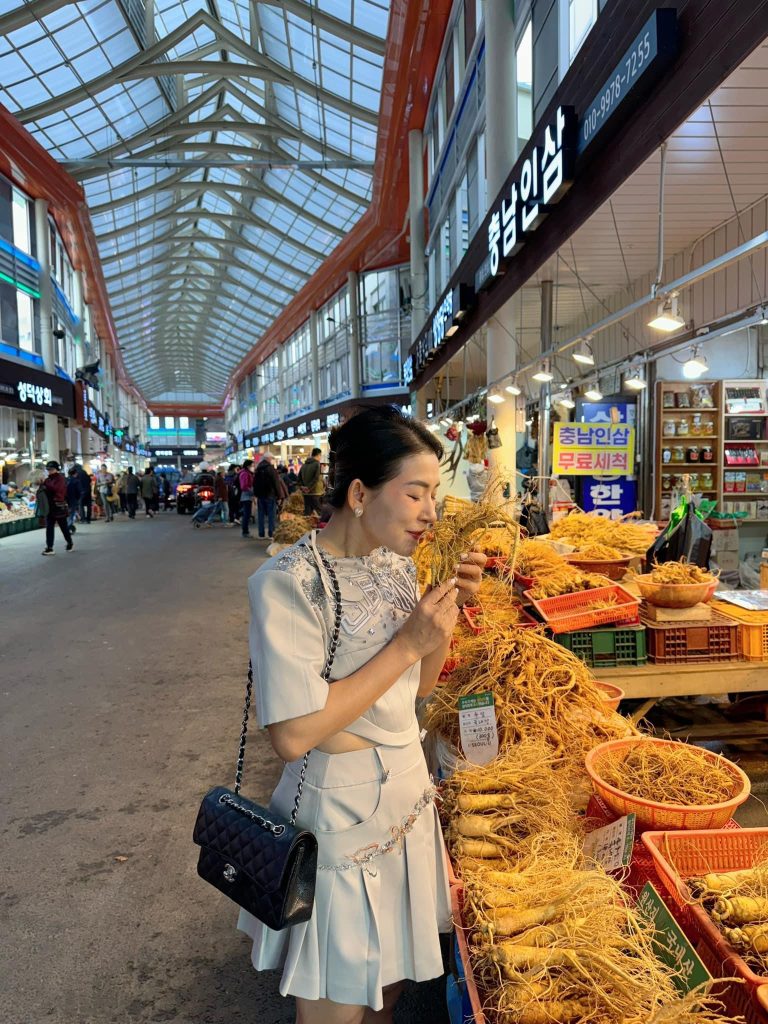 Nguyễn Thị Lan Phương tìm hiểu sản phẩm sức khỏe Hàn Quốc, ưu tiên nguồn