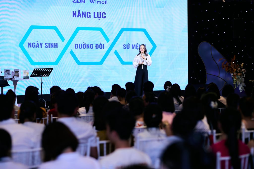 Nguyệt Trương đào tạo chuyển hóa nội tâm, giúp phụ huynh quay về sống bình an và rõ ràng