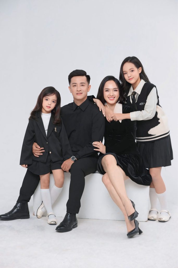 Nguyệt Trương và gia đình, điểm tựa để lan tỏa yêu thương và kỷ luật cảm xúc