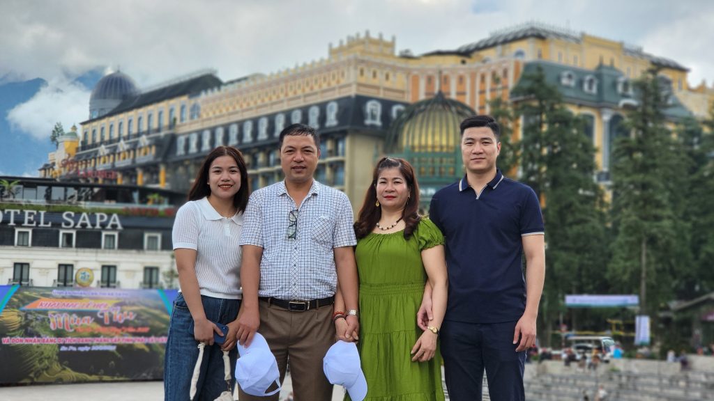 Phan Duy Thiệp cùng gia đình tại Sa Pa, điểm tựa tinh thần trên hành trình doanh nhân tự lập