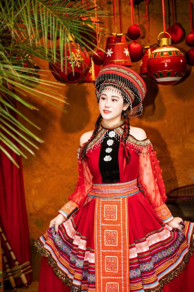 Tạ Kỳ Anh phong thái tự tin, nữ doanh nhân kỷ luật và giàu năng lượng