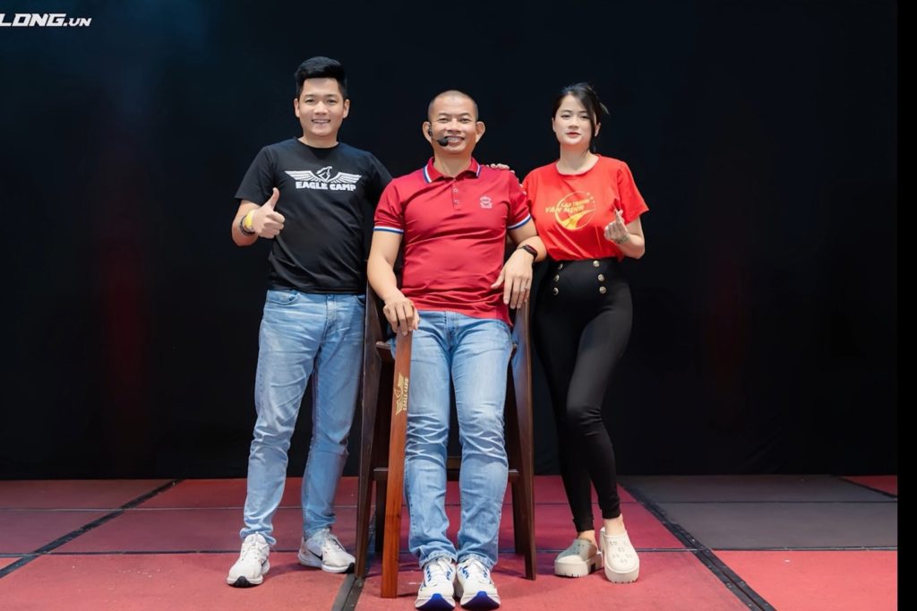 Trần Nguyên Hoàn tại sự kiện cộng đồng khởi nghiệp kinh doanh online, tinh thần đồng hành