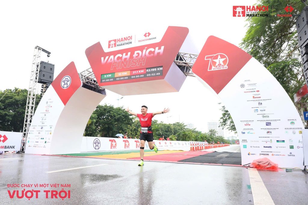 Trần Nguyên Hoàn hoàn thành marathon, bài học kỷ luật trong khởi nghiệp kinh doanh online